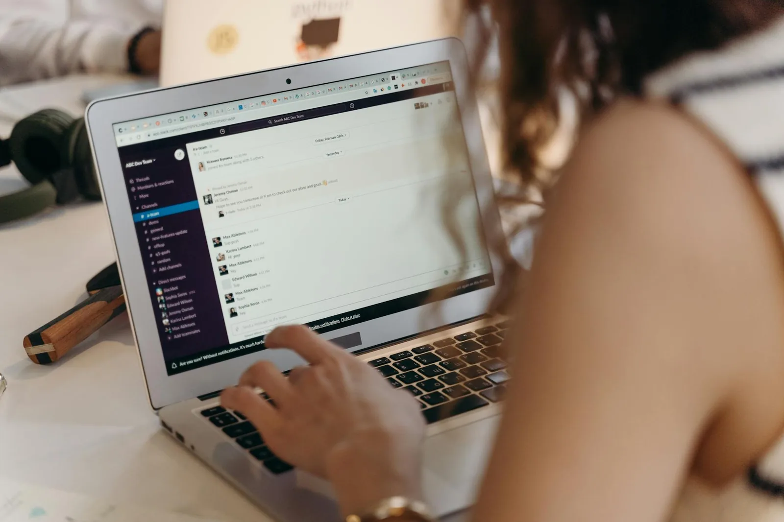 Gestione email aziendali con AI per smistamento, priorita e workflow operativi